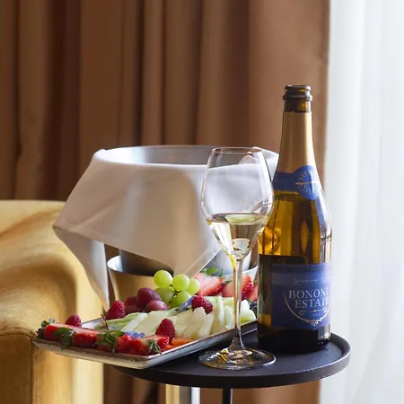 Hotell Bononia Estate Winery & *