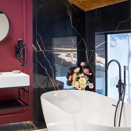Bononia Estate Winery & Hotell *